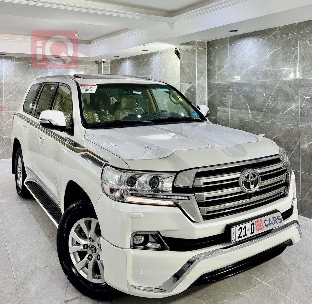 تۆیۆتا لاند کروزەر